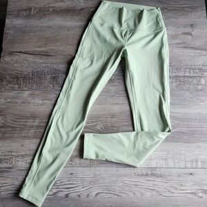 (6) Lululemon Wunder Under High-Rise Tight 28"